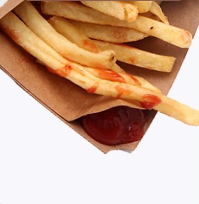 Las patatas fritas revestidas del PE empapelan la caja de papel de Kraft de las tazas disponibles del cono con la salsa