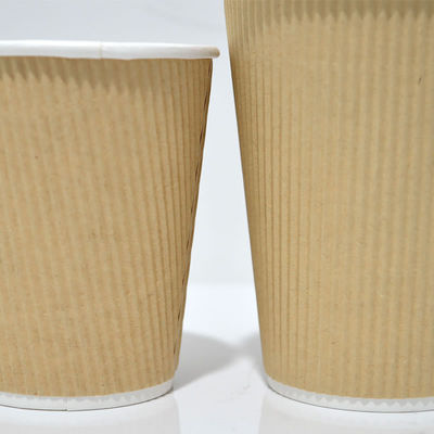 Pared reciclable del Tripple de las tazas de papel de la ondulación del PLA 12oz Kraft de 90M M picosegundo para el café