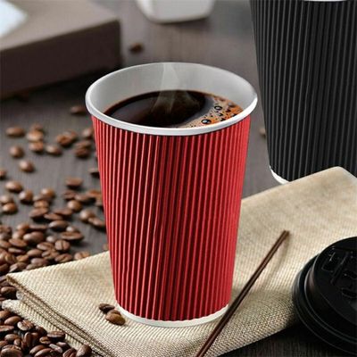 tazas frías disponibles de la bebida del papel de empapelar de la ondulación de Boba de la burbuja 280gsm con las tapas