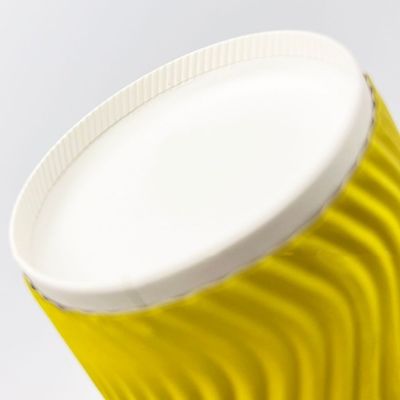 las tazas de papel disponibles de 4oz 120ml 8oz 250ml amarillean las tazas de café con la pared de la ondulación de la tapa