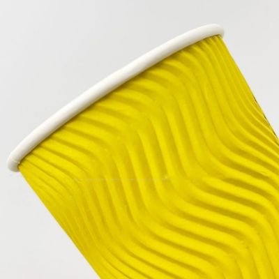 las tazas de papel disponibles de 4oz 120ml 8oz 250ml amarillean las tazas de café con la pared de la ondulación de la tapa